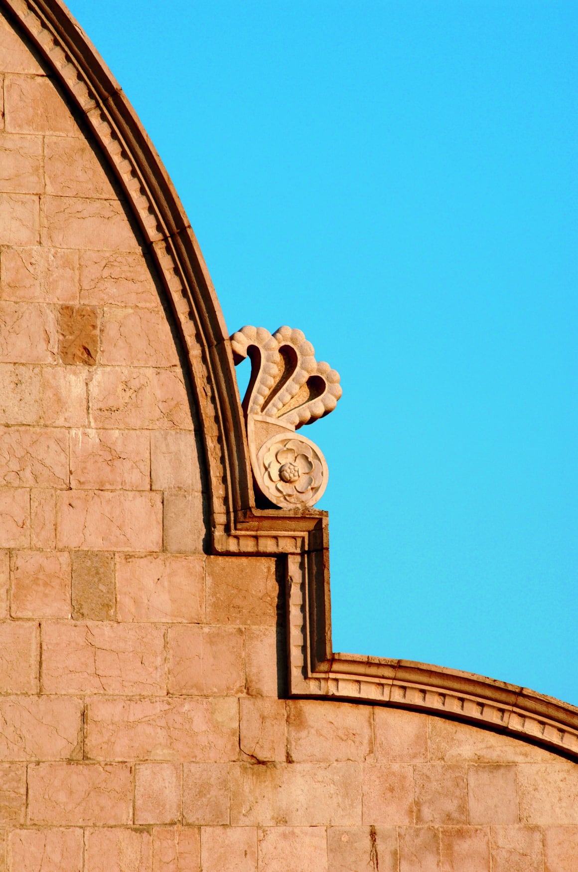 kamena fasada, primer bogate arhitektonske istorije Lošinja